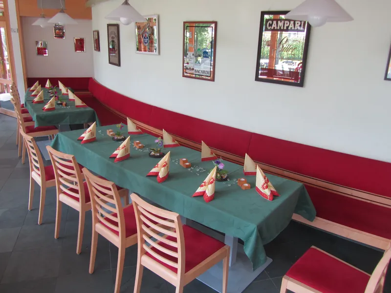 Cosy dining room at the Schatzlmühle inn